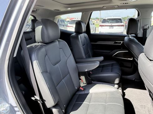 Used 2021 Kia Telluride SX w/ Towing Package FWD image 13