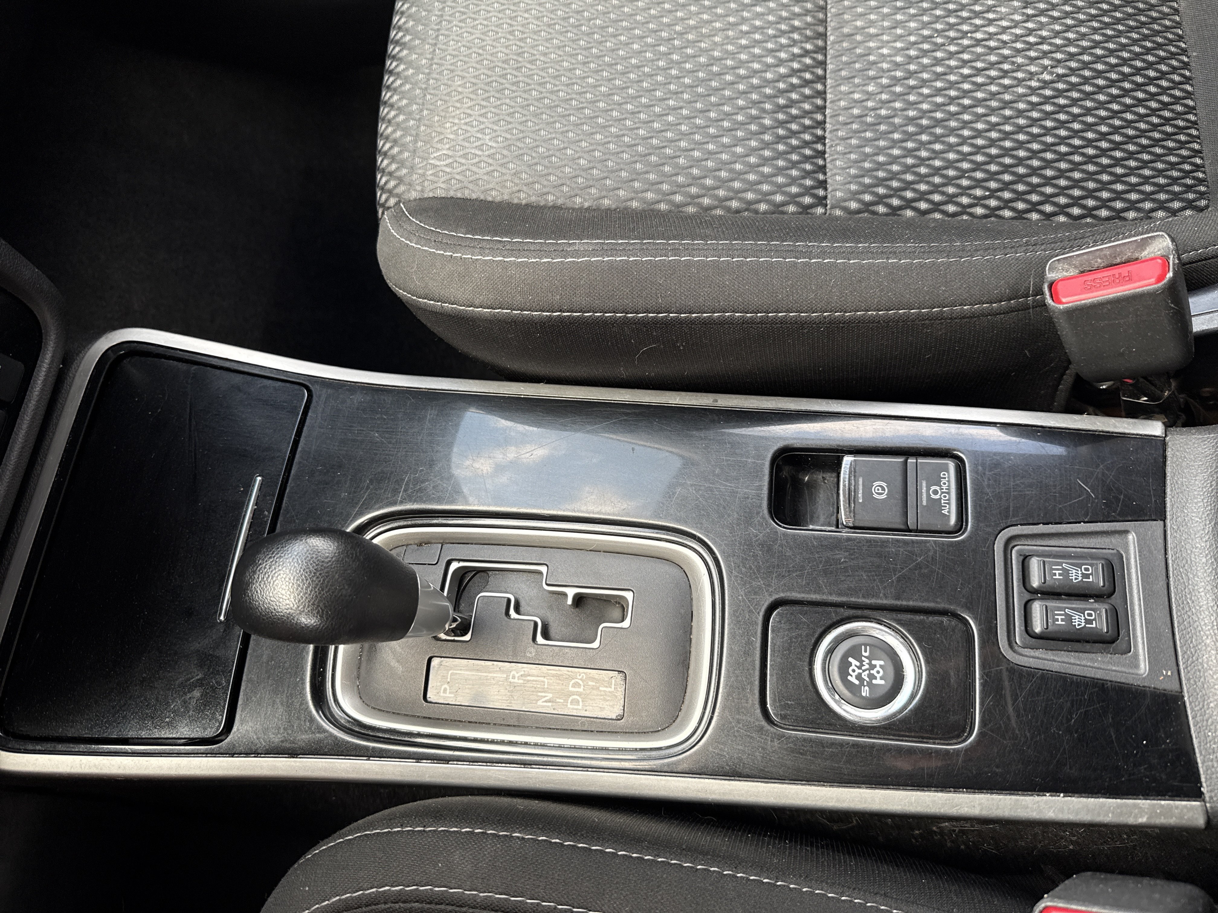 Used 2020 Mitsubishi Outlander ES AWD/4WD image 24