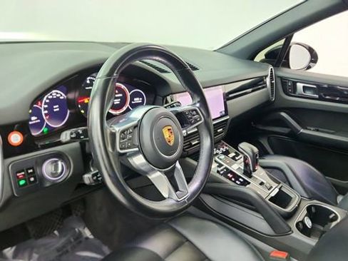 Used 2019 Porsche Cayenne image 18