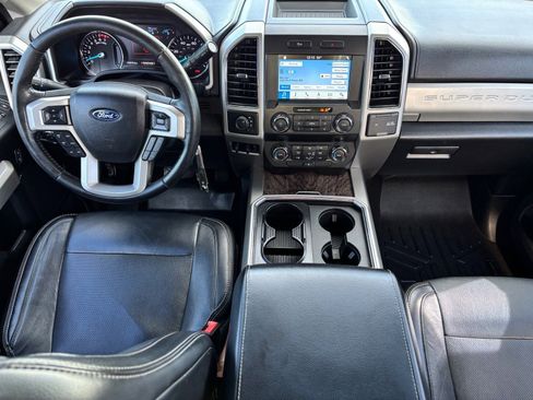 Used 2019 Ford F250 Lariat image 14