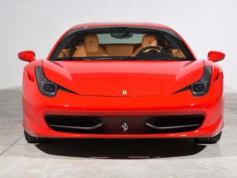 Used 2015 Ferrari 458 Italia Coupe RWD image 18