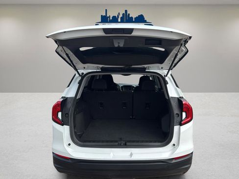 Used 2024 GMC Terrain SLE image 13