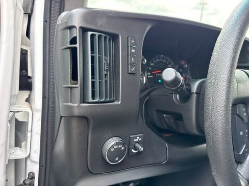 Used 2025 Chevrolet Express 2500 w/ Driver Convenience Package RWD image 9