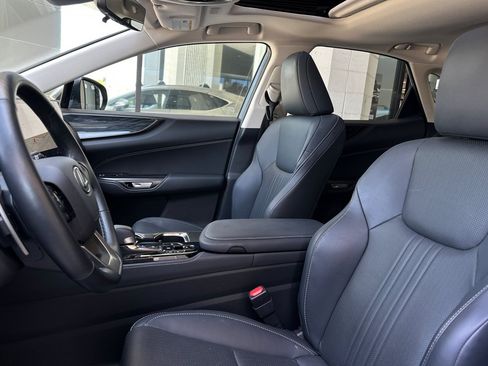 Used 2025 Lexus NX 350h AWD w/ Premium Package image 22