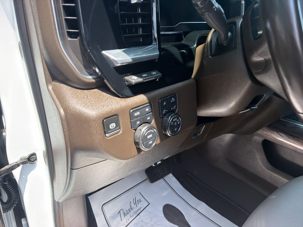 Used 2025 Chevrolet Silverado 3500 LTZ w/ LTZ Plus Package AWD/4WD image 16