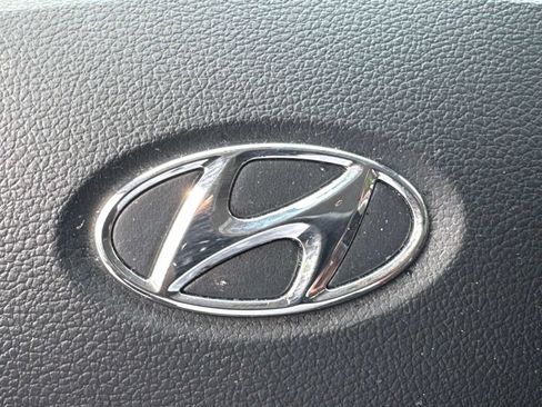 Certified 2024 Hyundai Venue Limited FWD image 33