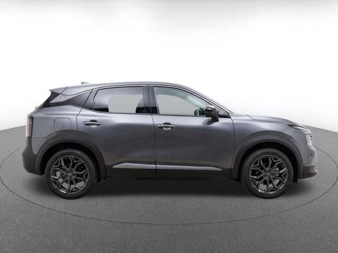 Used 2026 Nissan Kicks SR FWD image 9