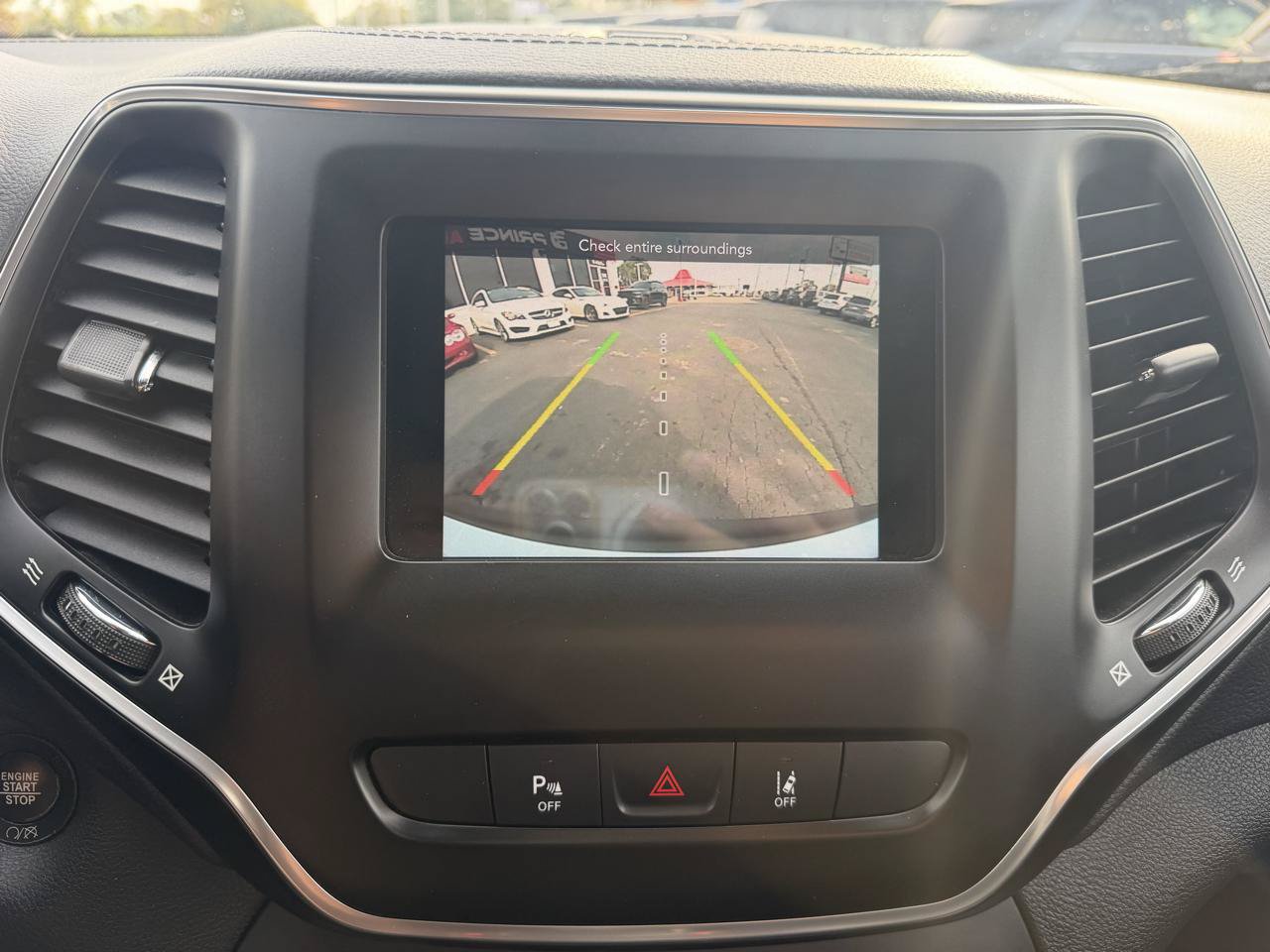 Used 2021 Jeep Cherokee Latitude Lux w/ Sun & Sound Group AWD/4WD image 19