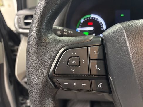 Used 2024 Toyota Sienna LE FWD image 16