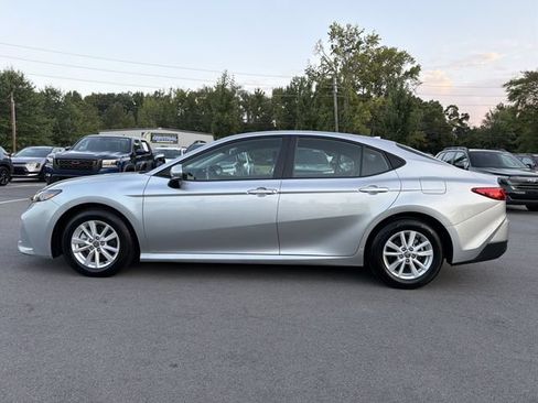 Used 2025 Toyota Camry LE FWD image 6