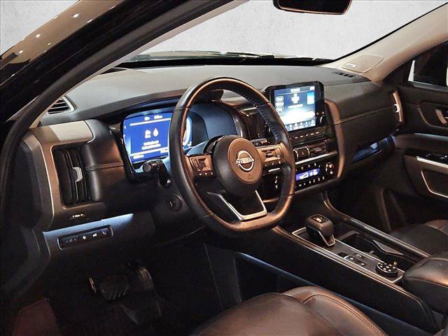 Used 2024 Nissan Pathfinder Platinum AWD/4WD image 9