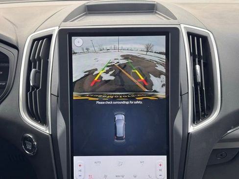 Used 2023 Ford Edge Titanium image 19