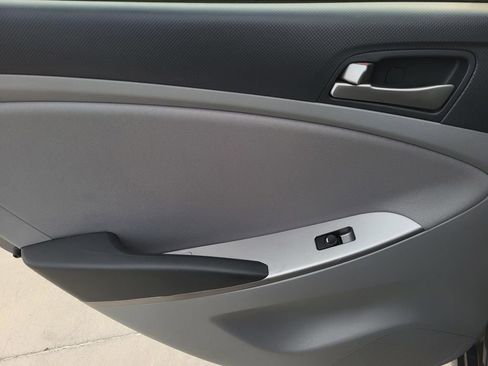 Used 2017 Hyundai Accent SE image 9