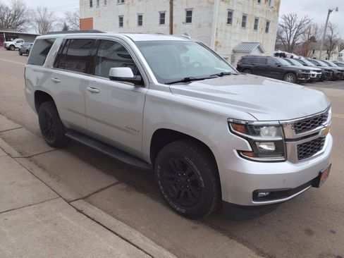 Used 2015 Chevrolet Tahoe LT w/ Luxury Package image 4