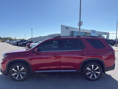 Used 2025 Honda Pilot Elite image 8