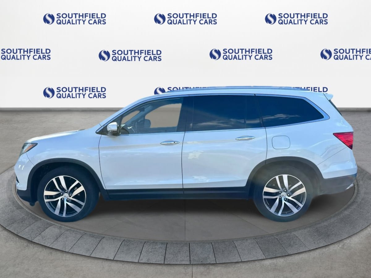 Used 2017 Honda Pilot Touring image 3