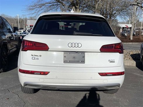 Used 2018 Audi Q5 2.0T Premium Plus w/ Premium Plus Package image 3