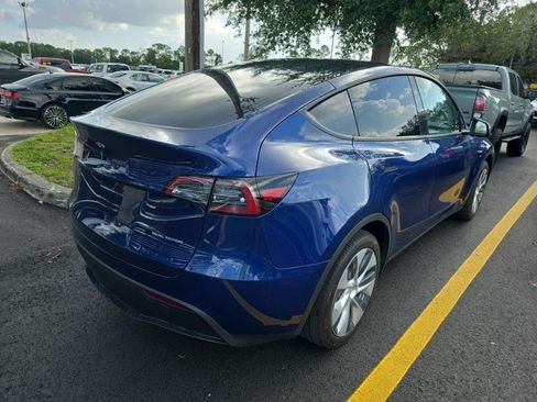Used 2024 Tesla Model Y Long Range AWD/4WD image 3