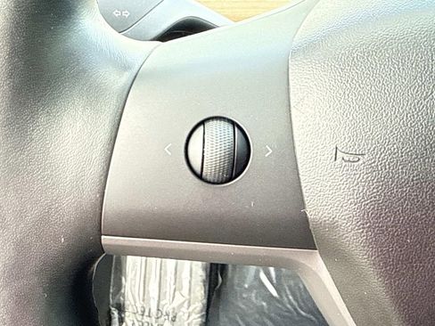 Used 2019 Tesla Model 3 Standard Range Plus image 37