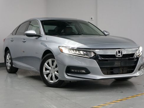 Used 2018 Honda Accord EX image 5