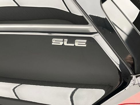 Used 2021 GMC Terrain SLE w/ Driver Convenience Package image 32