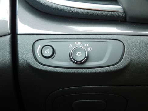 Used 2022 Buick Encore Preferred w/ Safety Package AWD/4WD image 27
