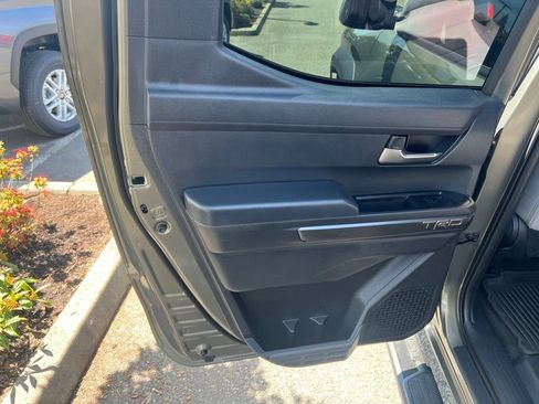 Certified 2025 Toyota Tacoma TRD Off-Road AWD/4WD image 16