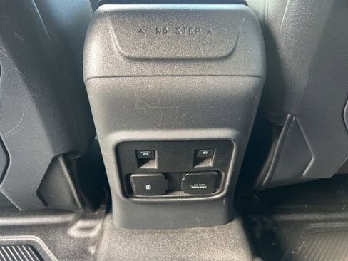 Used 2022 Ford Bronco Black Diamond AWD/4WD image 32