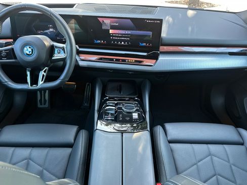 Certified 2024 BMW i5 eDrive40i w/ M Sport Package image 17