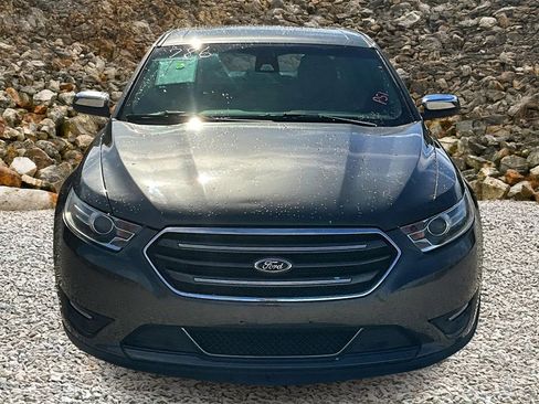 Used 2018 Ford Taurus Limited image 2