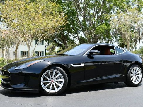 Used 2018 Jaguar F-TYPE Coupe RWD image 19