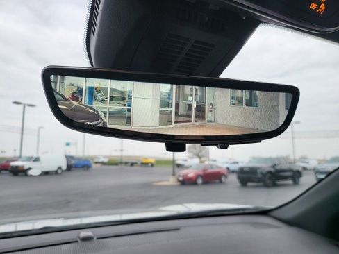 Used 2025 Chevrolet Equinox RS w/ Safety and Technology Package image 3