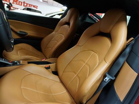 Used 2019 Ferrari 488 GTB RWD image 11