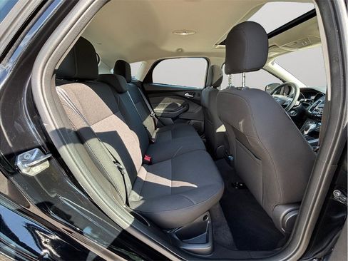 Used 2017 Ford Focus SEL FWD image 31