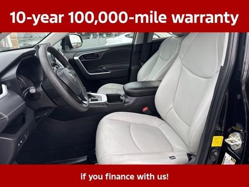 Used 2022 Toyota RAV4 LE AWD/4WD image 10