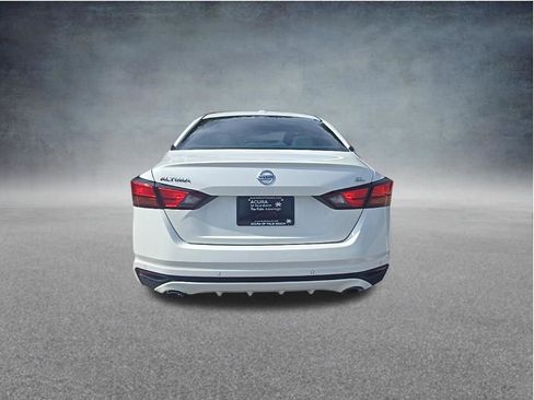 Used 2020 Nissan Altima 2.5 SL FWD image 6
