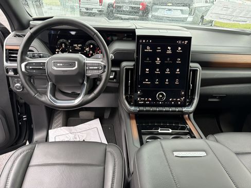 Certified 2025 GMC Yukon Denali image 12