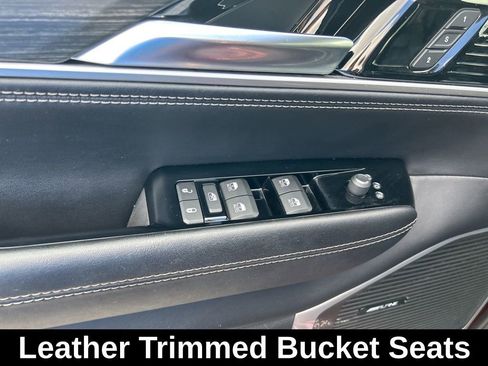 Used 2023 Jeep Wagoneer Series III w/ Preferred Equipment Group image 37