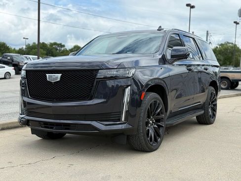 Used 2023 Cadillac Escalade Sport AWD/4WD image 2