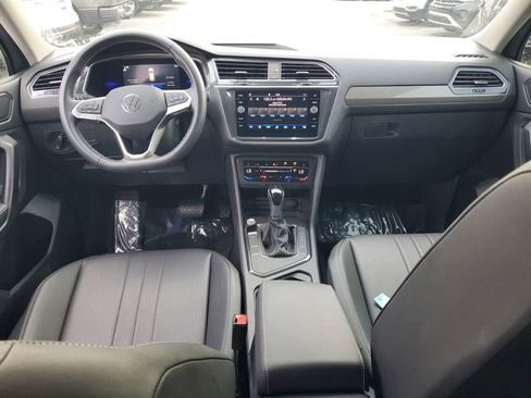 Certified 2023 Volkswagen Tiguan SE image 12