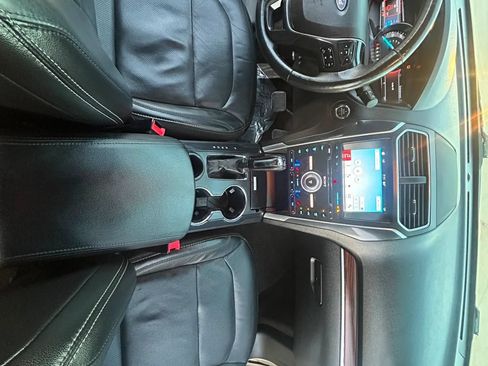 Used 2017 Ford Explorer Limited w/ Equipment Group 301A FWD image 25