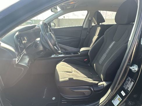 Used 2023 Hyundai Elantra SEL w/ Convenience Package image 4