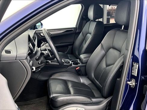 Used 2023 Porsche Macan image 33