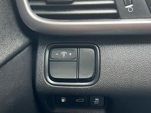 Used 2017 Kia Optima LX w/ Driver Convenience Package FWD image 19