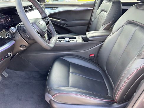 Used 2024 Jeep Wagoneer Launch Edition image 18