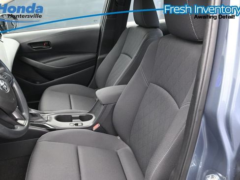 Used 2025 Toyota Corolla LE FWD image 12
