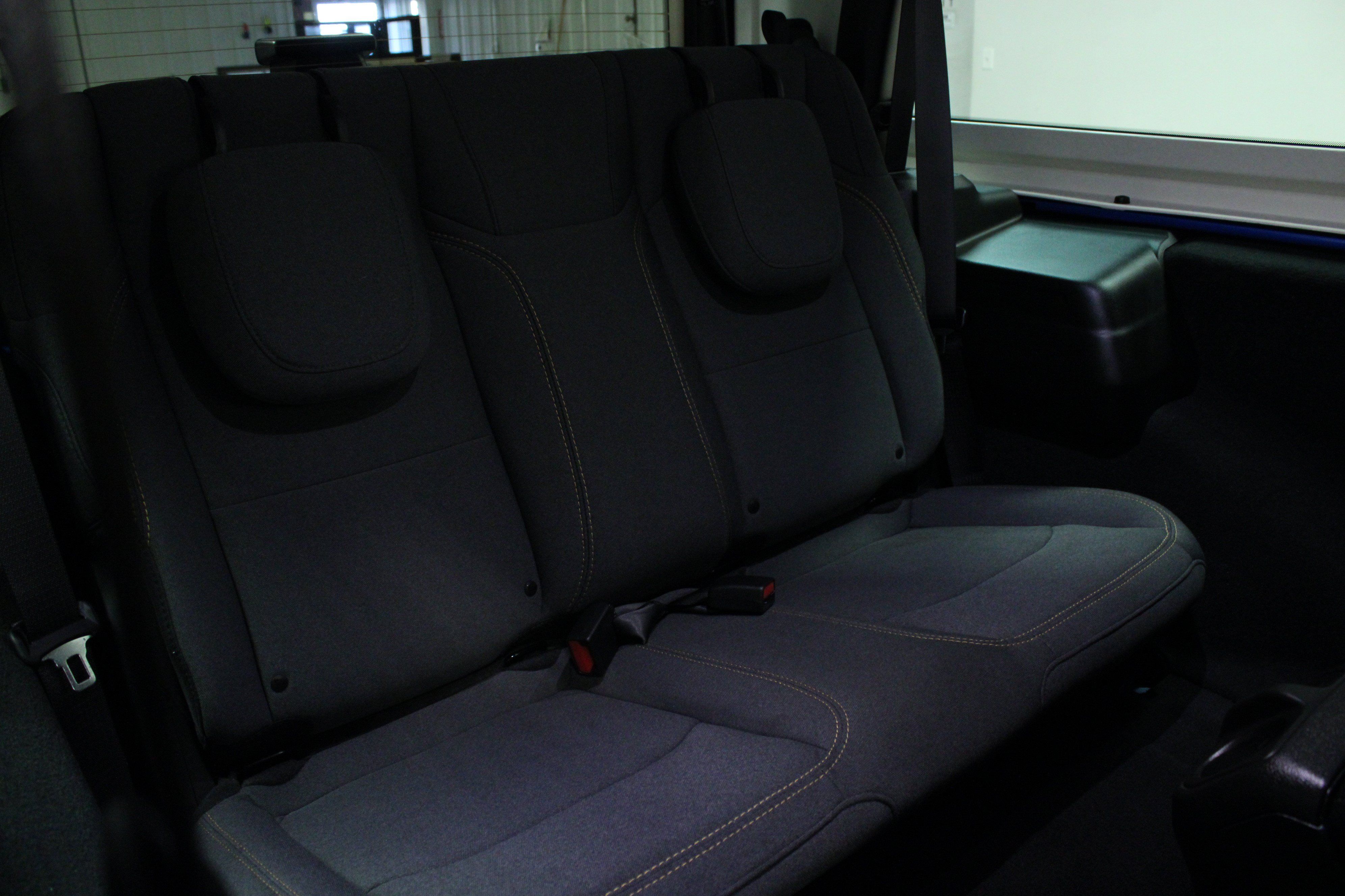 Used 2025 Jeep Wrangler Sport AWD/4WD image 14