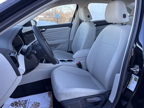 Certified 2025 Volkswagen Jetta S image 19