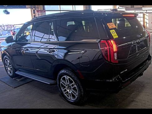 Used 2025 Ford Expedition Active image 2