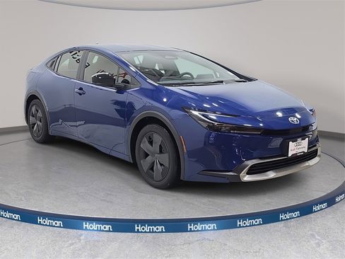 Used 2026 Toyota Prius SE image 4